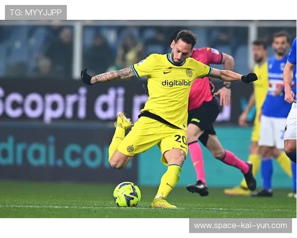 布雷西亚尼小禁区射门中框，米兰客场逃过一劫