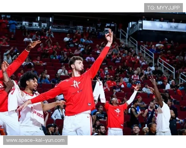 西部季后赛席位竞争激烈,球队战术适应性成关键 西部季后赛席位竞争激烈,球队战术适应性成关键